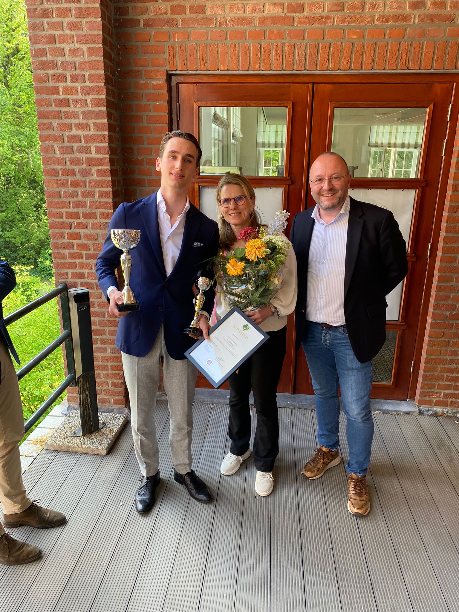 Student van Zadkine Horeca opleidigen heeft een plaatsing Vinologenopleiding van de Wijnacademie gewonnen. 